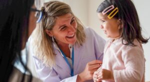 Este método educativo de los años 70 es el secreto para criar niños realmente independientes hoy en día, según una especialista