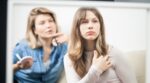 Si creciste con padres emocionalmente distantes, es probable que hayas desarrollado estos 8 rasgos en la edad adulta, según la psicóloga Maria Hejnar