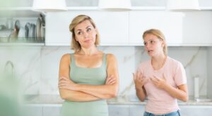 ¿Sueles pedir perdón por todo? Los expertos explican qué puede esconder en realidad este hábito