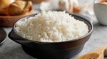 El truco fácil y efectivo para cocinar arroz blanco y reducir hasta un 60 % sus calorías, según los expertos