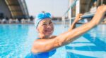 Natación para perder barriga: el «ejercicio de la rana», el ejercicio de abdominales ideal para fortalecer el abdomen