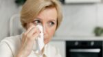 ¿Tu rostro ha cambiado con la menopausia? Estos son los signos que pueden explicar ese aspecto “triste”
